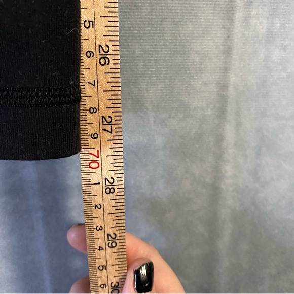 Lululemon Low Rise Capri Workout Leggings Size 4 Gym Activewear Minimalist - Picture 7 of 8